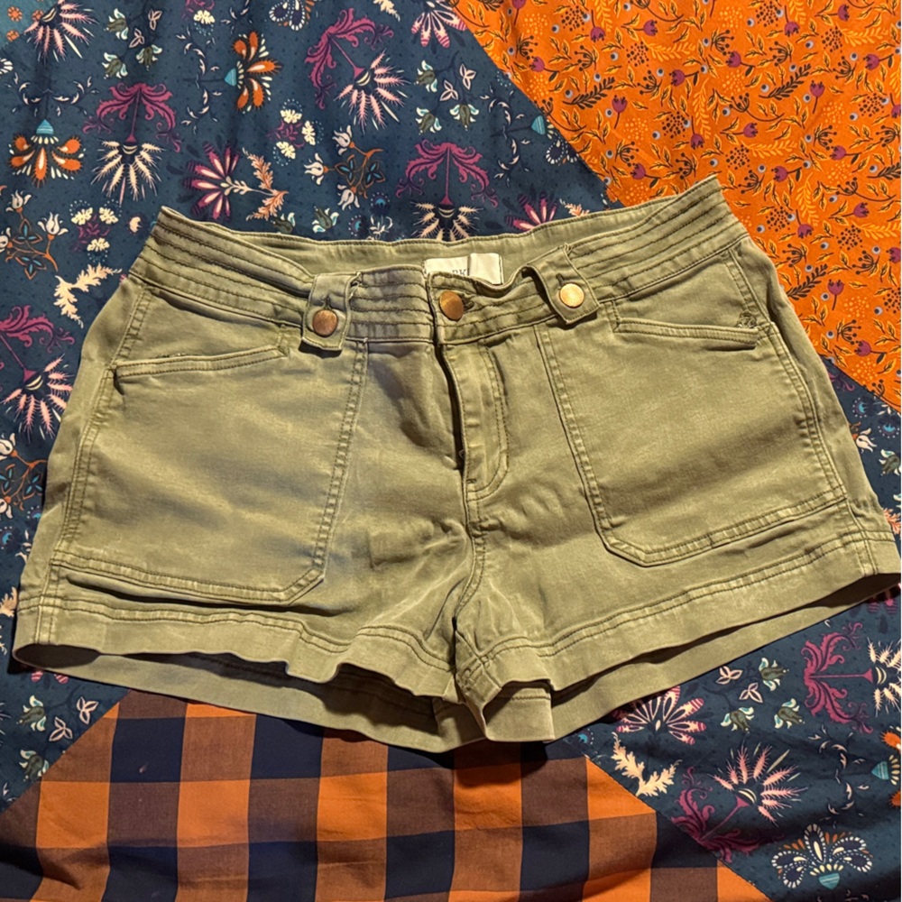 Buckle Olive Shorts